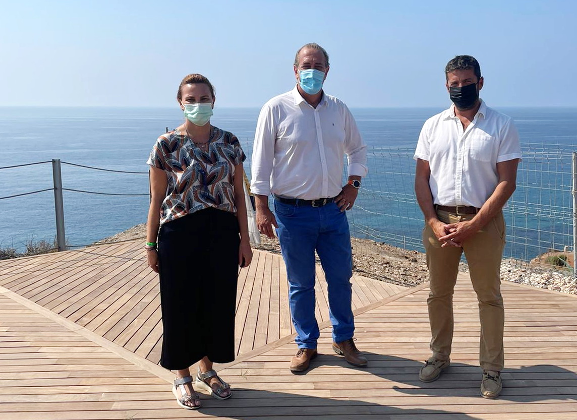 El Ayuntamiento de Torrenueva recibe ayuda de la Junta para reforzar la limpieza y mantenimiento de sus playas